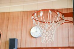 夢占い・夢診断│体育館の夢は何を暗示している？