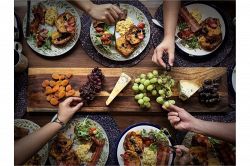 タロット占い│『今日なにたべる？』ホッコリ愛が深まる夜ごはん【美味しい相性タロット占い】