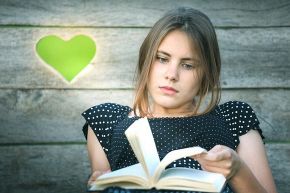 占いコラム│魚座用“復活愛”術　「あの人好きな人は誰？」～愛が復活する可能性