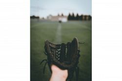 夢占い・夢診断│キャッチボールの夢は何を暗示している？