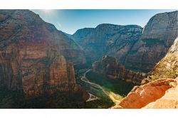 夢占い・夢診断│谷の夢は何を暗示している？