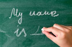 夢占い・夢診断│名前を見る夢は何をしている意味している？ | 夢占術完全解説