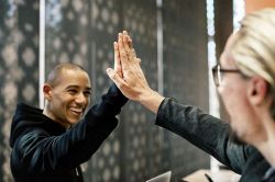 出会い占い│恋の予感!!　出会い占いがそっと伝えるあなたの次の恋人《３つの特徴》