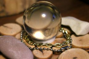 オフェリア・麗の星座+血液型占い│オフェリア・麗先生が答えます！～占いの素朴な疑問～